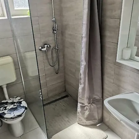 Surina App Surina's Apartament Rupa